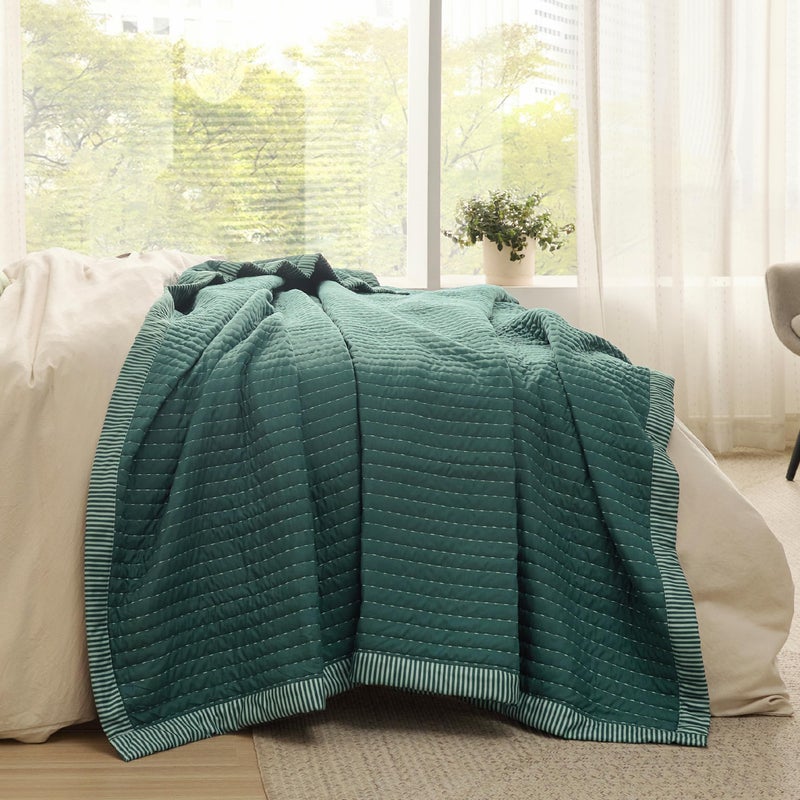 Bedsure 3-Piece Set Queen Quilt Bedding Set Bedspread Coverlet, Lightweight Corduroy Pattern, includes 1 Quilt (230 cm x 244 cm) & 2 Pillow Shams (50 cm x 66 cm), Dark Green - Image 4