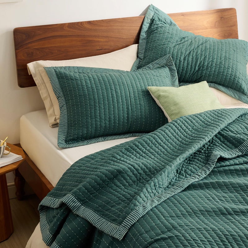 Bedsure 3-Piece Set Queen Quilt Bedding Set Bedspread Coverlet, Lightweight Corduroy Pattern, includes 1 Quilt (230 cm x 244 cm) & 2 Pillow Shams (50 cm x 66 cm), Dark Green - Image 3