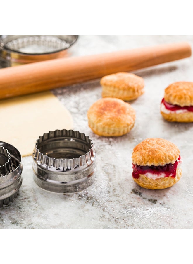 Restaurantware Pastry Tek Double-Sided Cookie Cutter, 6-Piece Round Cookie Cutter Set - Fluted and Plain Edges, Heavy-Duty, Silver Metal Biscuit Cutter, For Creating Small and Large Cookies, - Image 3