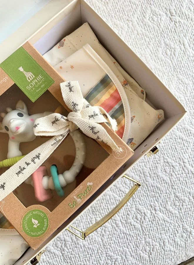 Elli Junior Space Gift Set (2 bibs + Sophie Teether) with Gift Box