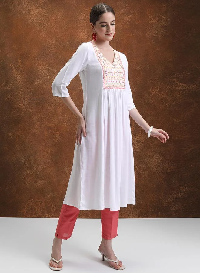 Vishudh Vishudh White Geometric Yoke Design Thread Work A-Line Kurta