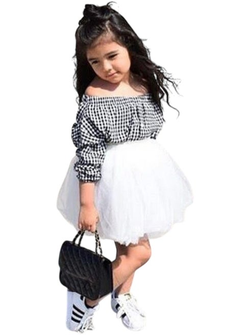 A girls' pocket for school parties, weddings, and special occasions. A tulle pocket with lining, uniform size, length 40 cm