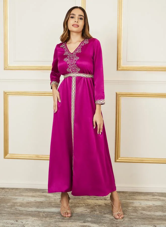 ستايلي Handwork Thread Embroidered Lace Detail Belted Kaftan