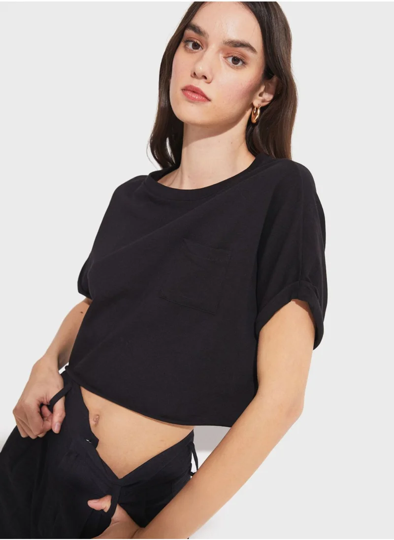 JUNE Crew Neck Crop T-Shirt