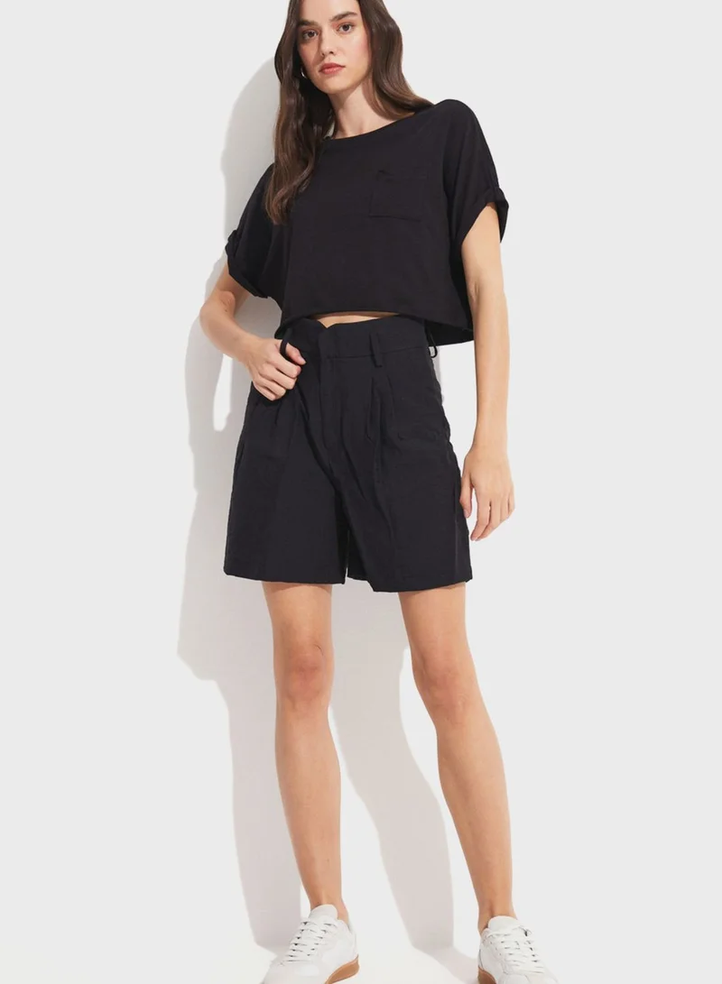 JUNE Crew Neck Crop T-Shirt