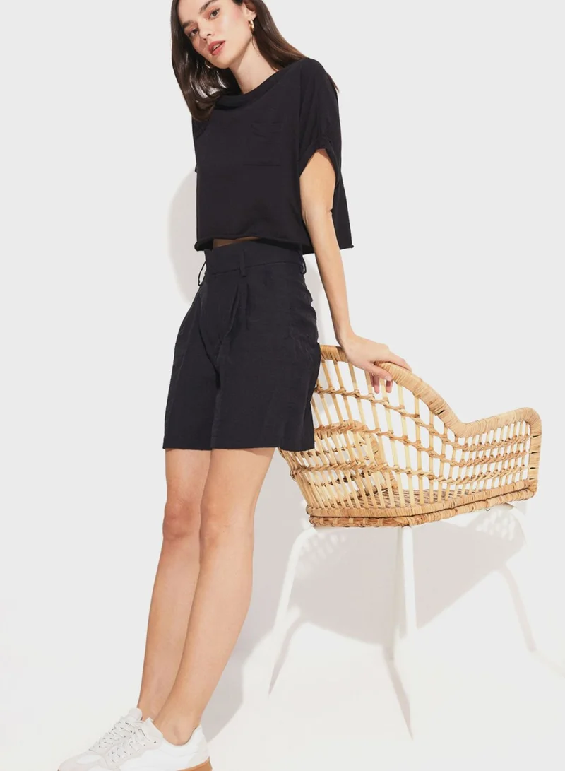 JUNE Crew Neck Crop T-Shirt