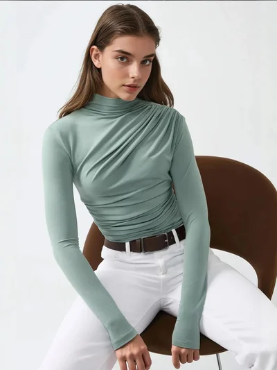 زوبعة بلوزة بياقة عالية وتفاصيل درابيه