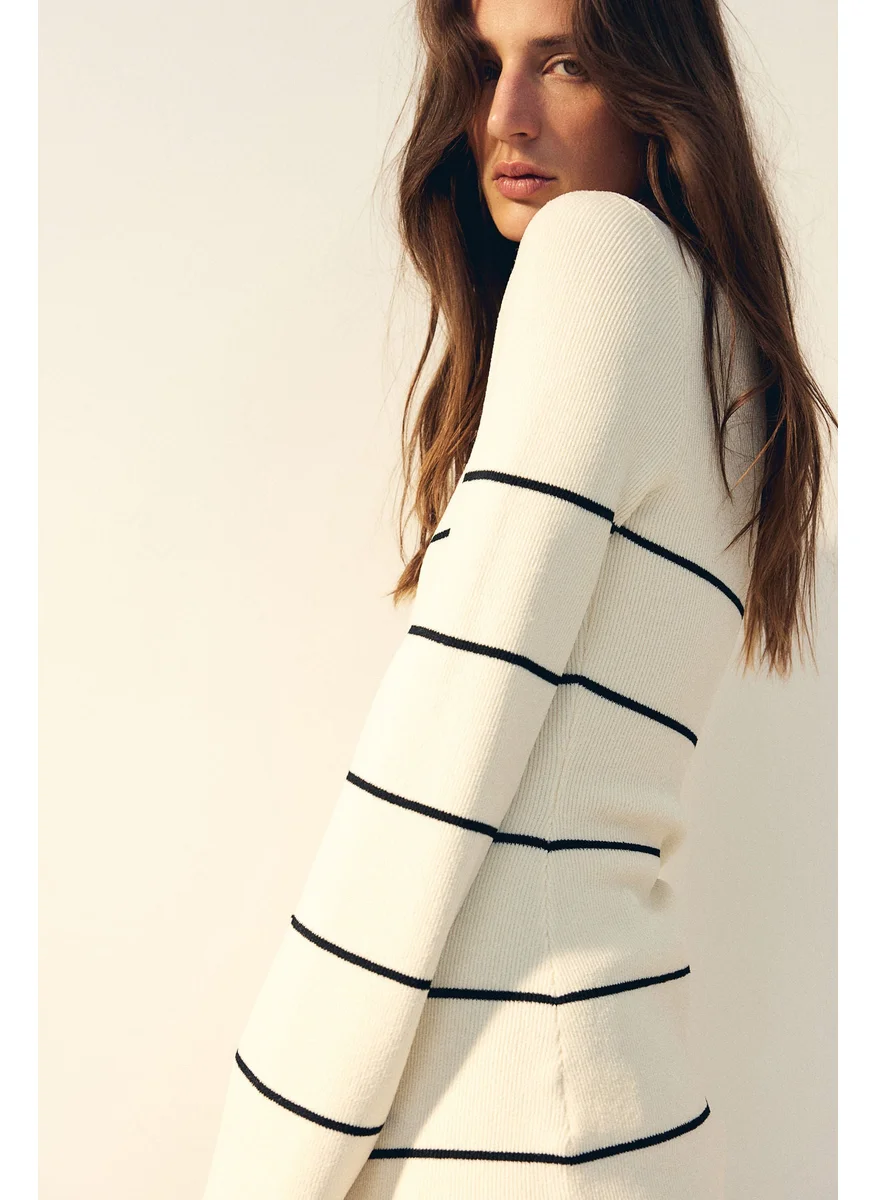 اتش اند ام Scoop-Neck Jumper