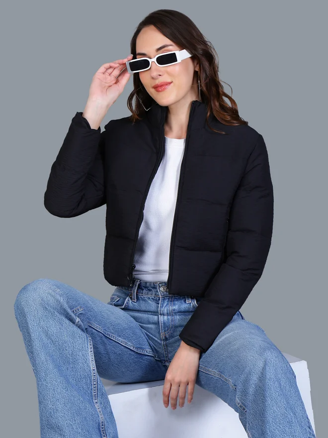 فورت كولينز جاكيت قصير مبطن أسود للنساء من فورت كولينز