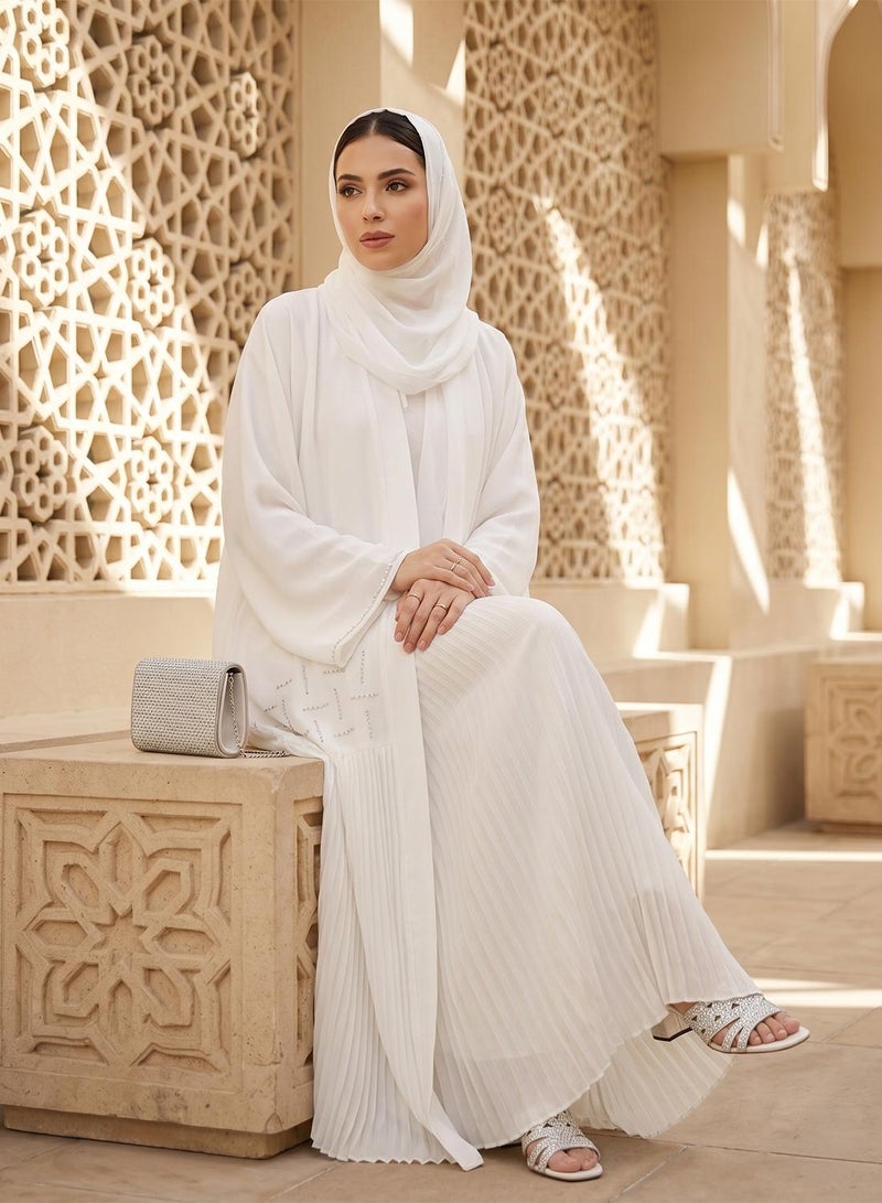 هيا كلوزيت عباية مفتوحة بياقة على شكل حرف  مزينة بالثنيات - Image 1