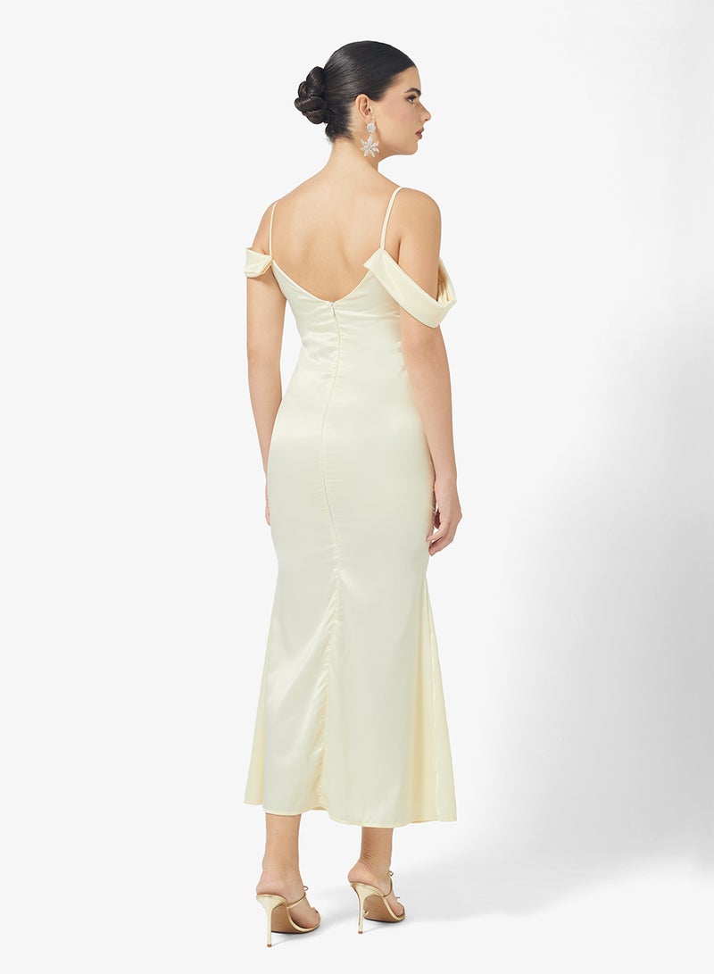 ايلا ليمتد اديشن فستان بكتف واحد وتفاصيل درابيه - Image 2