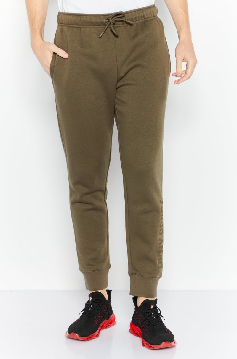 DKNY Sport سروال رياضي للرجال، مناسب للتدريب، زيتوني - Image 1