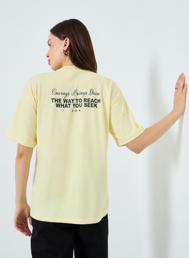 ستايلي تيشيرت واسع بطبعة كتابة وأكمام قصيرة - Image 3