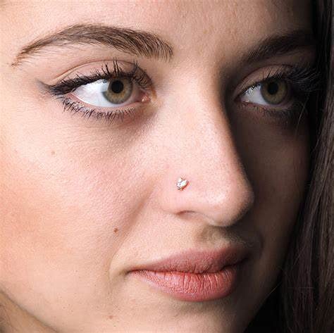 QWALIT Nose Studs 20g Nose Stud Diamond Nose Rings Stud for Women Surgical Steel Nose Piercing Stud Cute Nose Studs L Shaped Flower Heart Stud Nose Ring Gold - Image 4