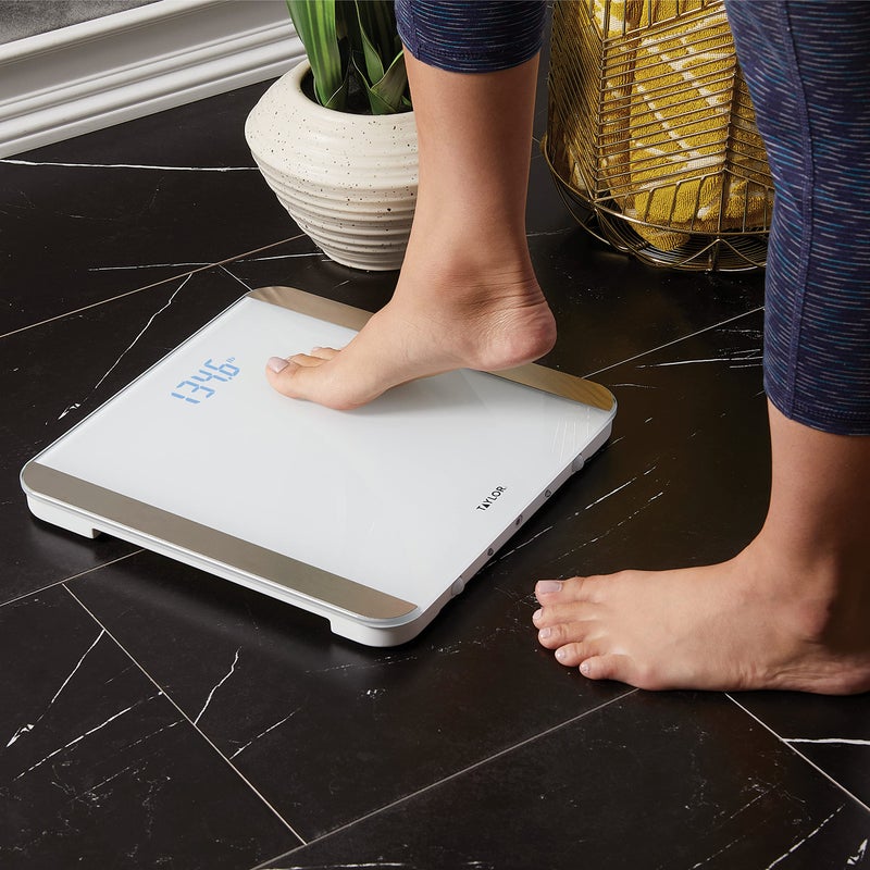 Taylor ميزان الحمام الرقمي الزجاجي تايلور لوزن الجسم مع مستشعرات الحركة والضوء، شاشة LED ساطعة، 440 رطل، أبيض - Image 3