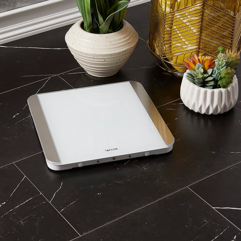 Taylor ميزان الحمام الرقمي الزجاجي تايلور لوزن الجسم مع مستشعرات الحركة والضوء، شاشة LED ساطعة، 440 رطل، أبيض - Image 4