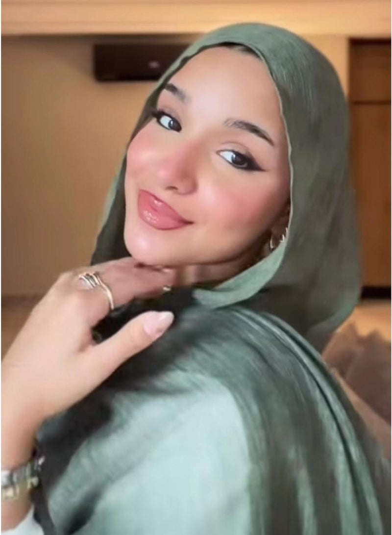 Luxuria Luxury Thai Raveld veil in mint green - lightweight and comfortable, perfect for a stylish and modern look. - Image 1