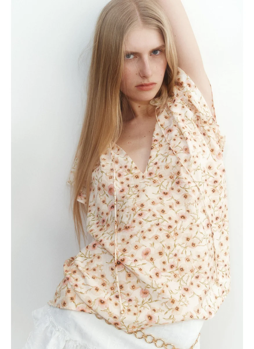 اتش اند ام Butterfly-Sleeved Blouse