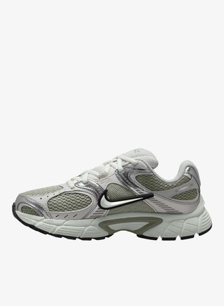 W NIKE V5 RNR - view 2