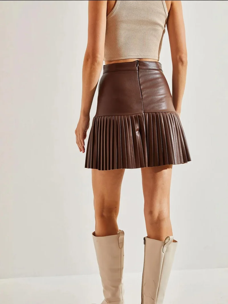 Bianco Lucci LUCCI Pleated Faux Leather Mini Skirt