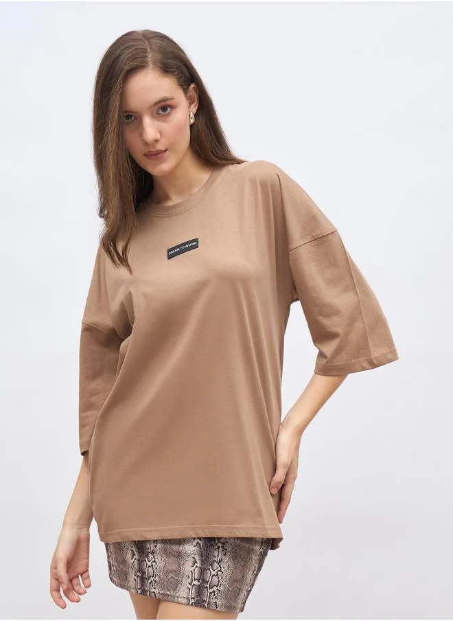 ستايلي Styli Women Brown Badge Detail Dropped Shoulder Oversized T-Shirt