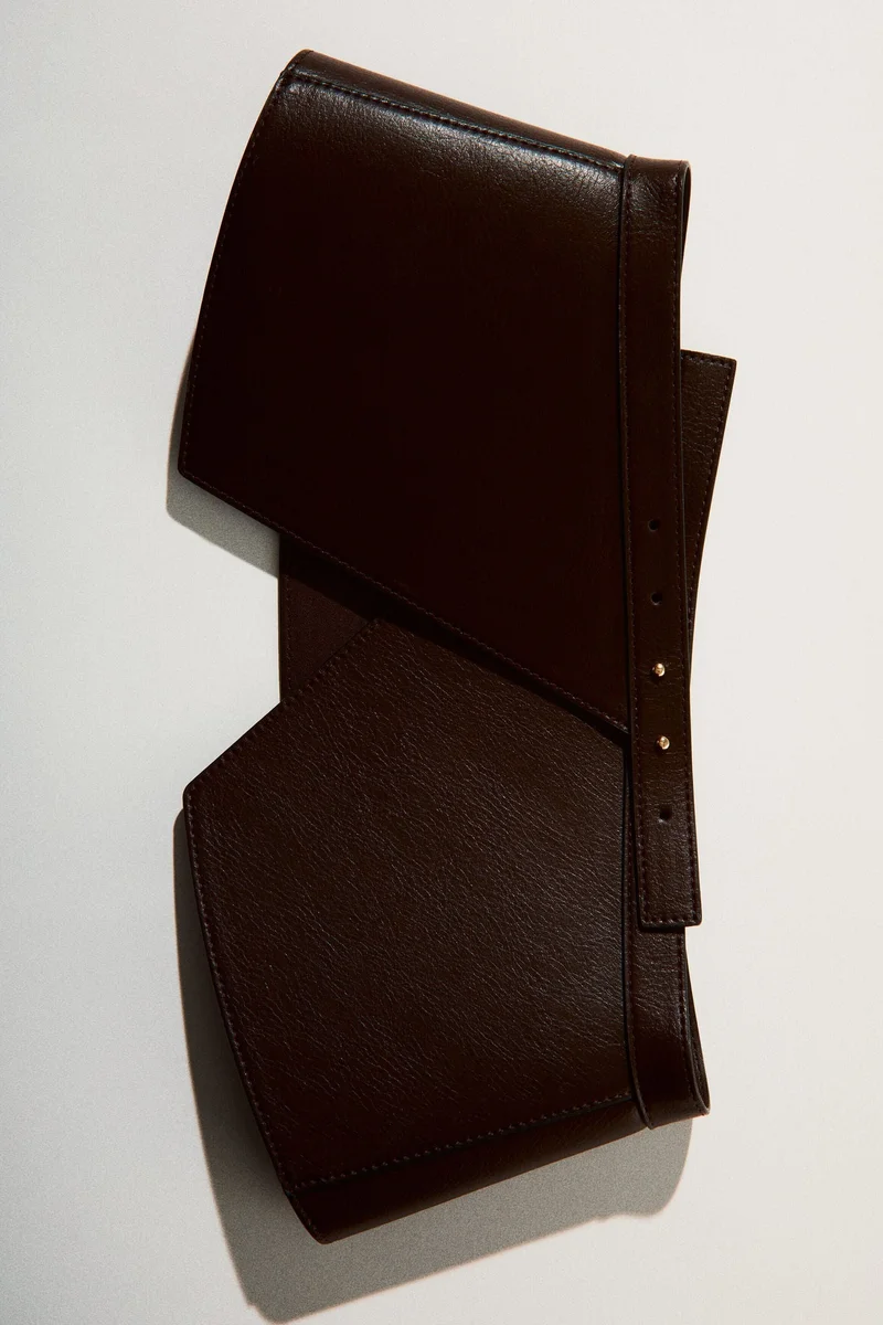 Wide waist belt