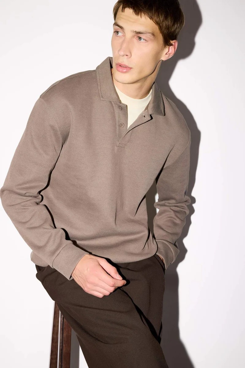 ديفاكتو Regular Fit Long Sleeve Sweatshirt
