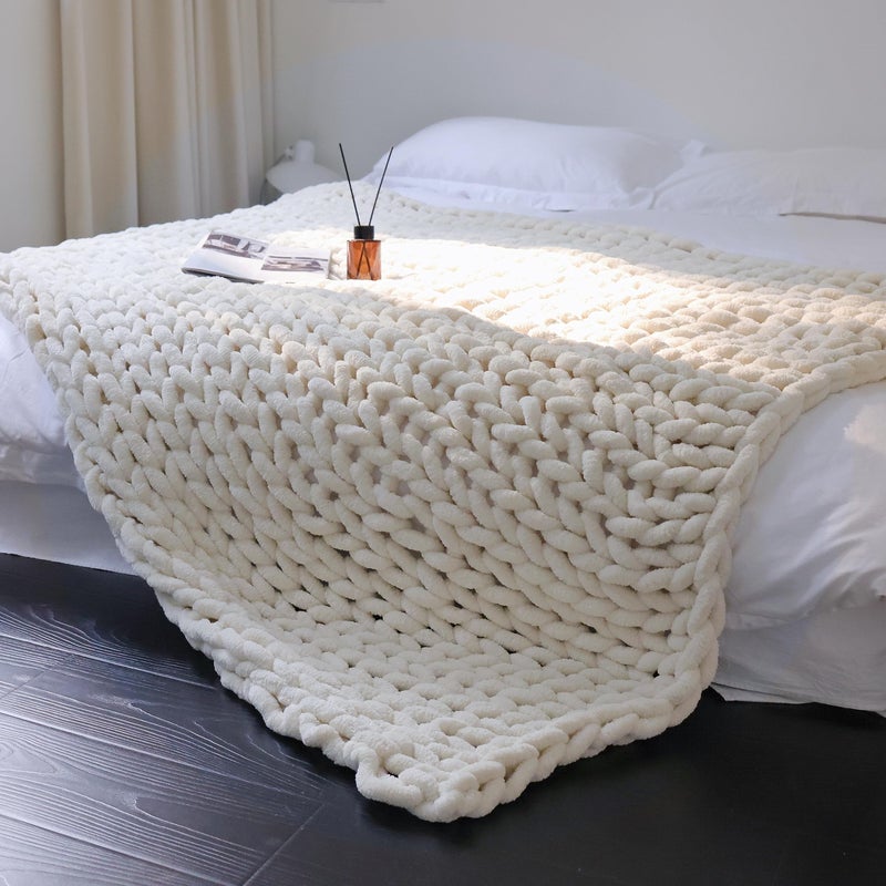 Maetoow Chenille Chunky Knit Blanket Throw ï¼ˆ40Ã—50 Inchï¼‰, Handmade Warm & Cozy Blanket Couch, Bed, Home Decor, Soft Breathable Fleece Banket, Christmas Thick and Giant Yarn Throws, Cream - Image 4