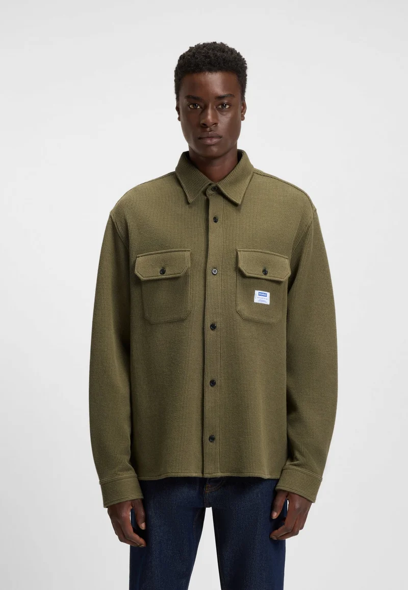 هوجو قميص بقصة واسعة من مزيج قطني منظم