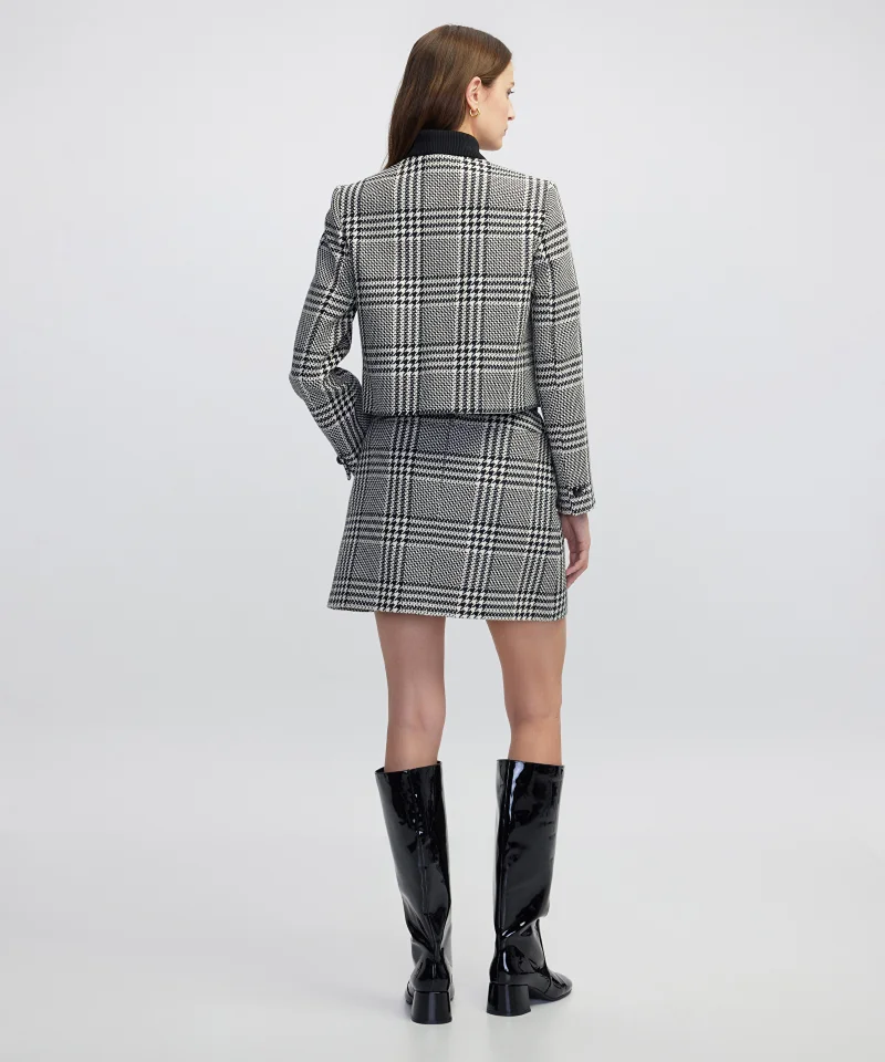 ابيكول جاكيت كاروهات