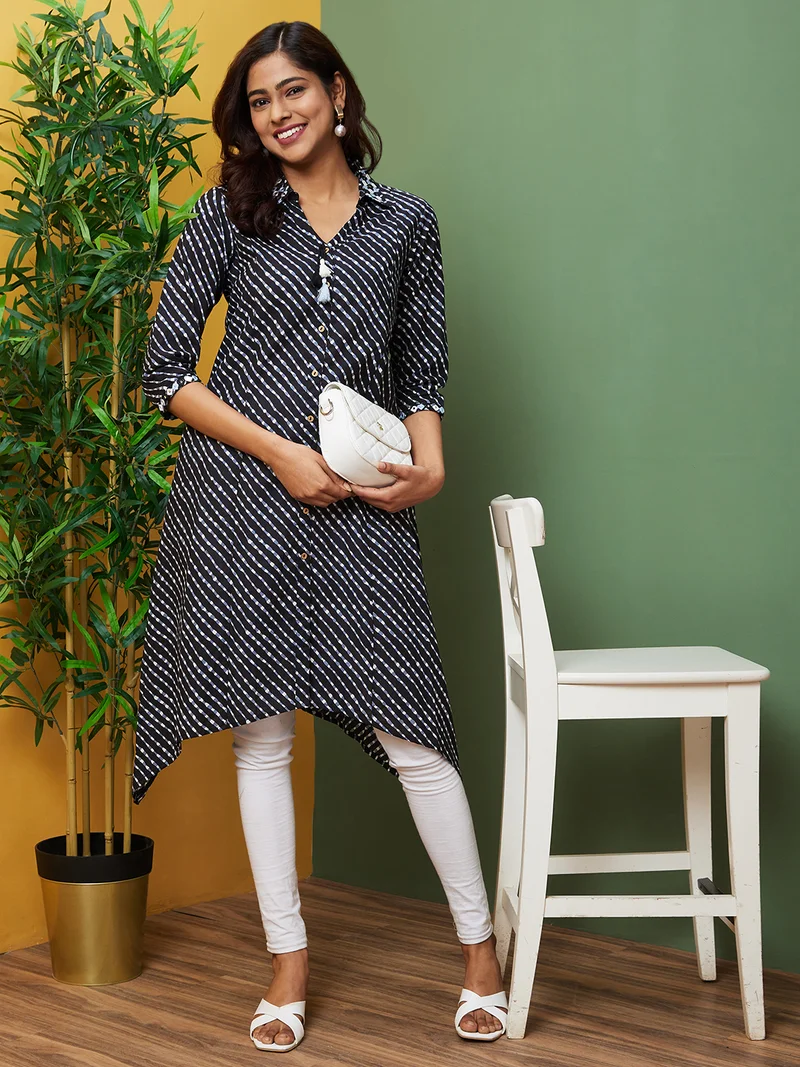 جلو باص قميص نسائي مخطط بياقة مطبوعة - كورتا