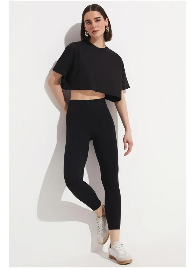 JUNE June Crop Basic Tshirt Black