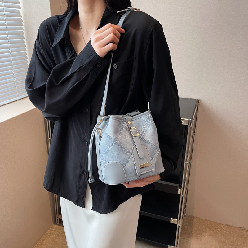 This Year'S Popular Niche Design Bag 2023 New Women'S Bag Fashion Trendy Messenger Bag Contrast Color Rhombus All-Match Bucket Bag - Image 3