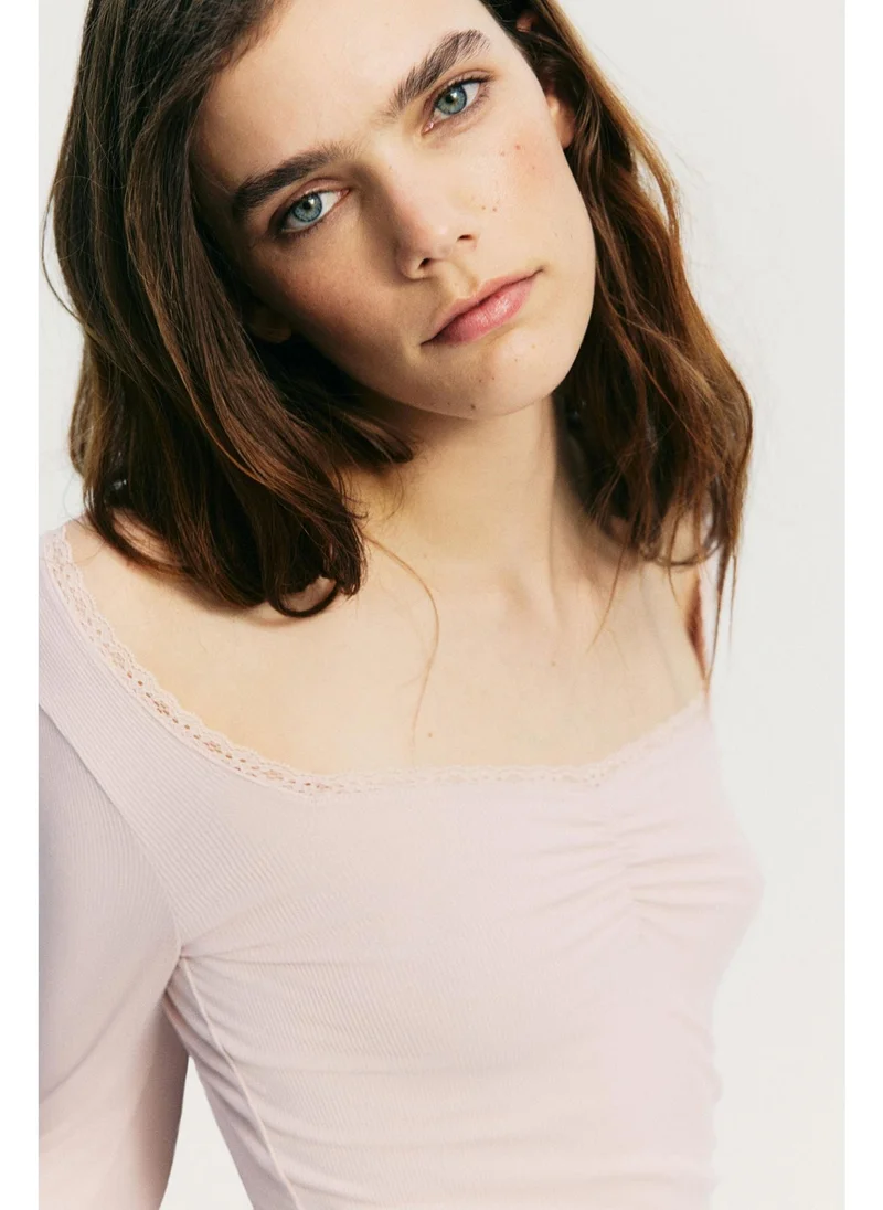 H&M Lace-trimmed ribbed top
