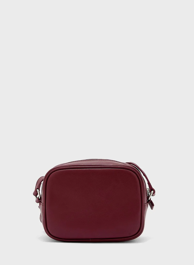 TOMMY JEANS Essential Crossover Crossbody Bag