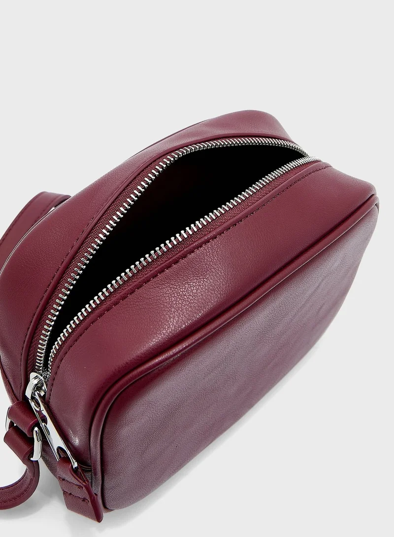 TOMMY JEANS Essential Crossover Crossbody Bag