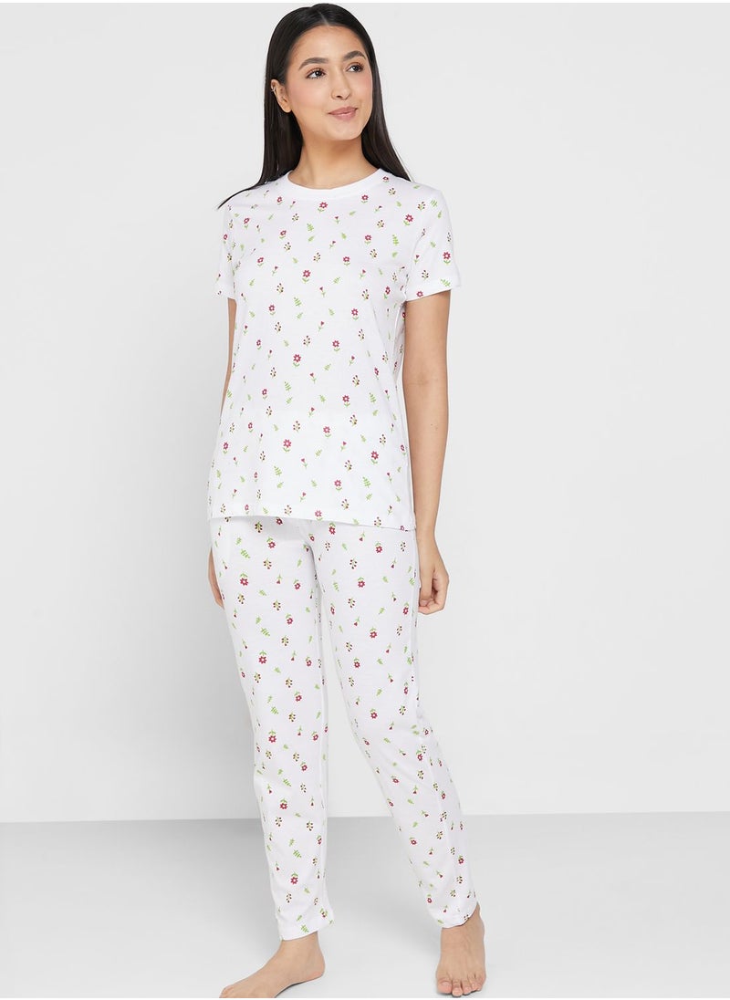 Ginger - Graphic T-Shirt And Pyjama Set - Image 1