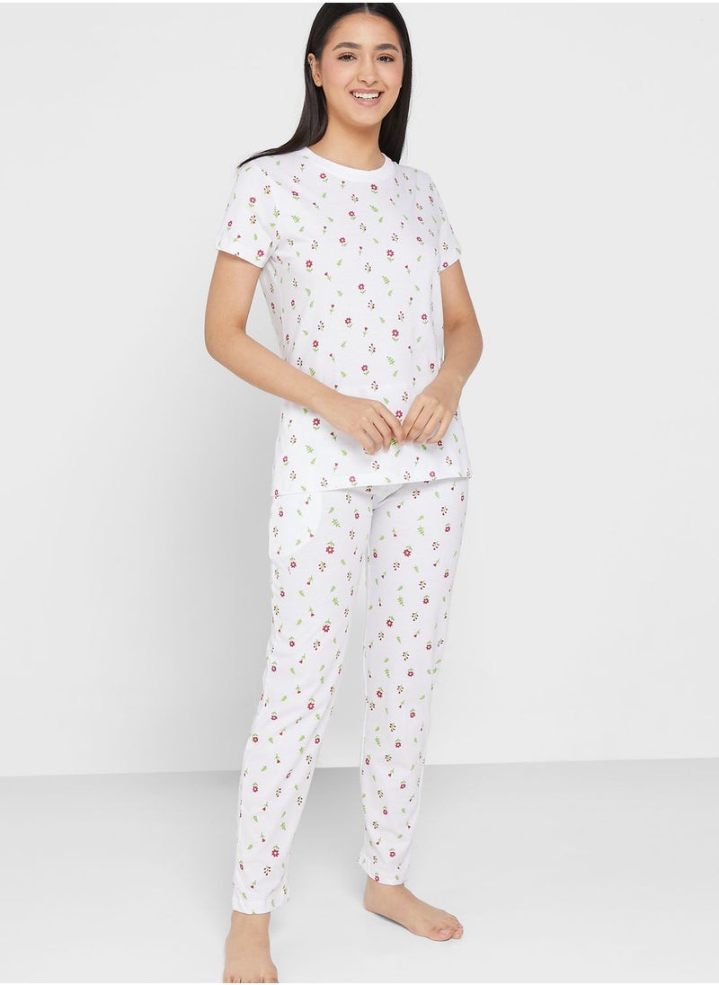 Ginger - Graphic T-Shirt And Pyjama Set - Image 1