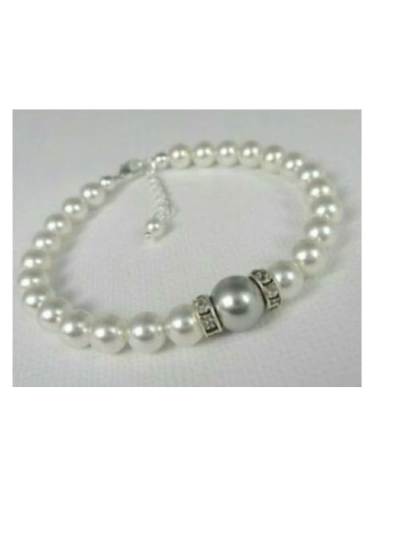 RA accessories Women's Bracelet Of Off-White Pearls & Gray Breaks - Image 1