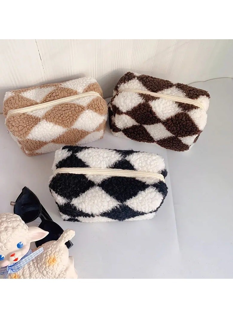 ORiTi 1pc Aesthetic Plaid Cosmetic  Bag Large Capacity Travel  Toiletry Bag For Women and Girls Soft and  Zippered Pouch for Organizing Makeup and Essentials. - Image 3