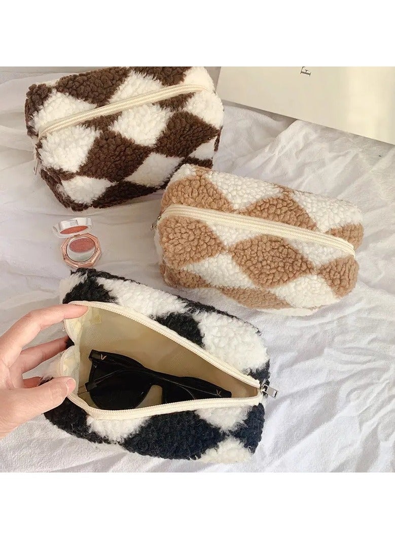 ORiTi 1pc Aesthetic Plaid Cosmetic  Bag Large Capacity Travel  Toiletry Bag For Women and Girls Soft and  Zippered Pouch for Organizing Makeup and Essentials. - Image 4