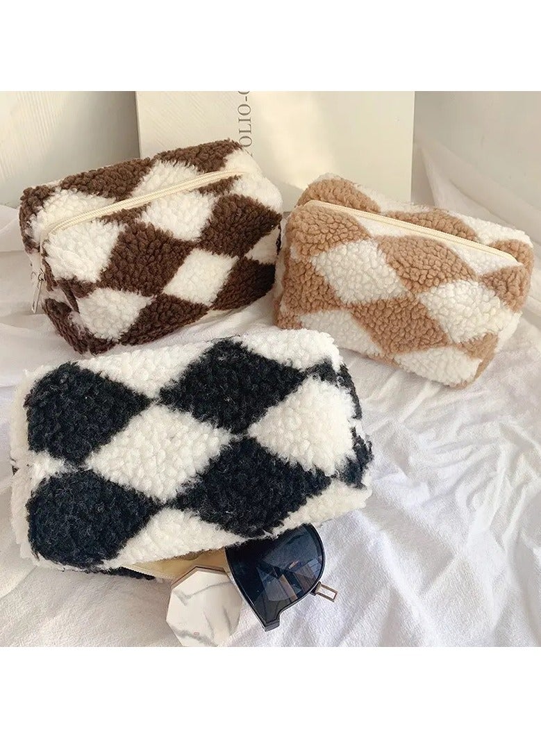 ORiTi 1pc Aesthetic Plaid Cosmetic  Bag Large Capacity Travel  Toiletry Bag For Women and Girls Soft and  Zippered Pouch for Organizing Makeup and Essentials. - Image 5