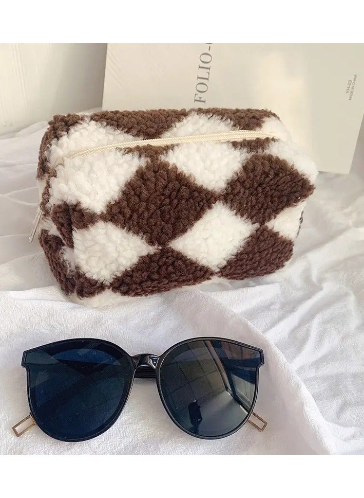 ORiTi 1pc Aesthetic Plaid Cosmetic  Bag Large Capacity Travel  Toiletry Bag For Women and Girls Soft and  Zippered Pouch for Organizing Makeup and Essentials. - Image 1