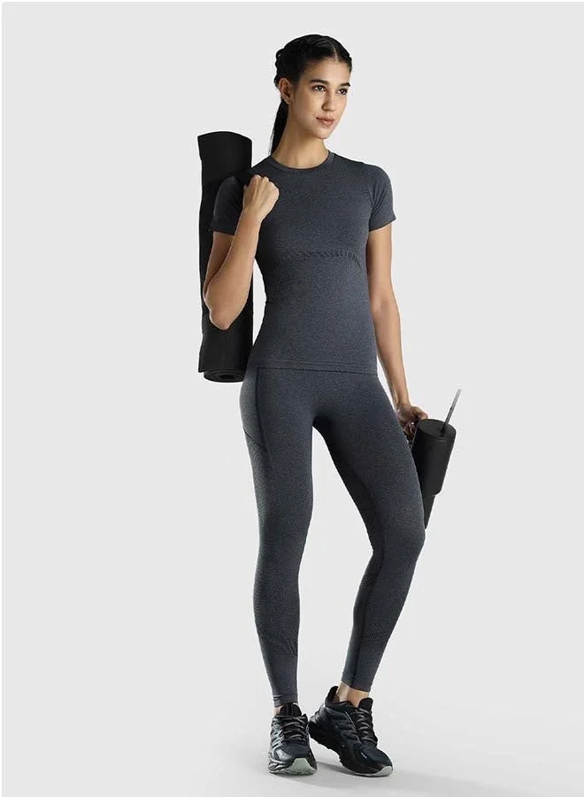 Musclemind black Women's Seamless Slim Fit T-shirt for Women | Best Price UAE