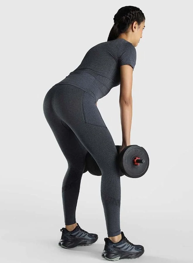 Musclemind black Women's Seamless Slim Fit T-shirt for Women | Best Price UAE