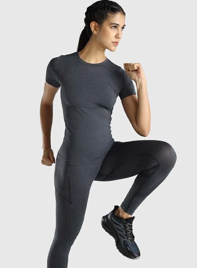 Musclemind black Women's Seamless Slim Fit T-shirt for Women | Best Price UAE