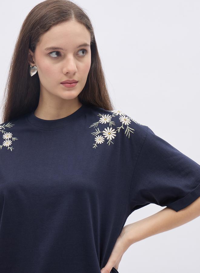 Styli Oversized Placement Embroidery Detail Cotton T-Shirt - Image 4
