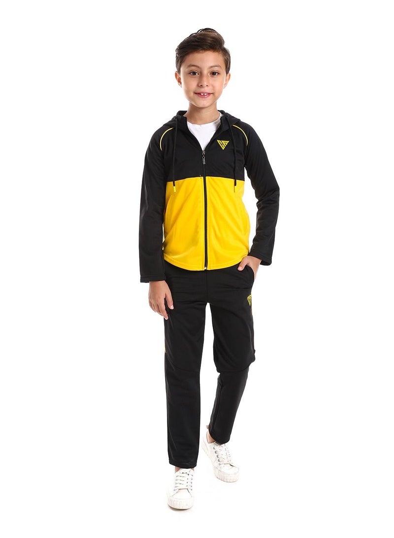 Boys Training Suit With Pockets And Lined Design.
