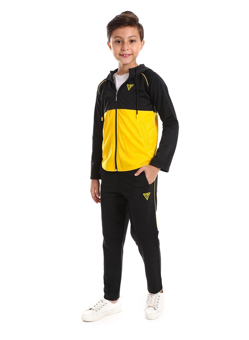 Boys Training Suit With Pockets And Lined Design.