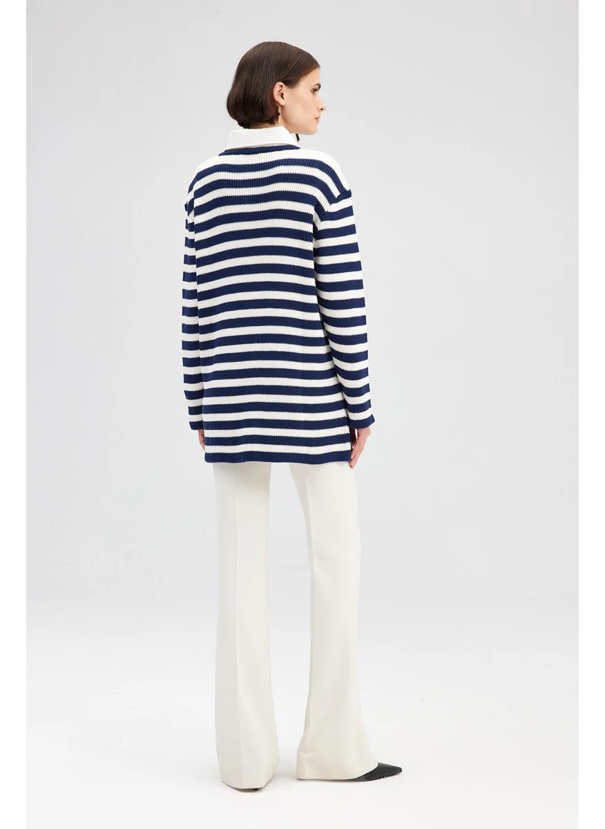 تاتشي Gold Buttoned Striped Cardigan